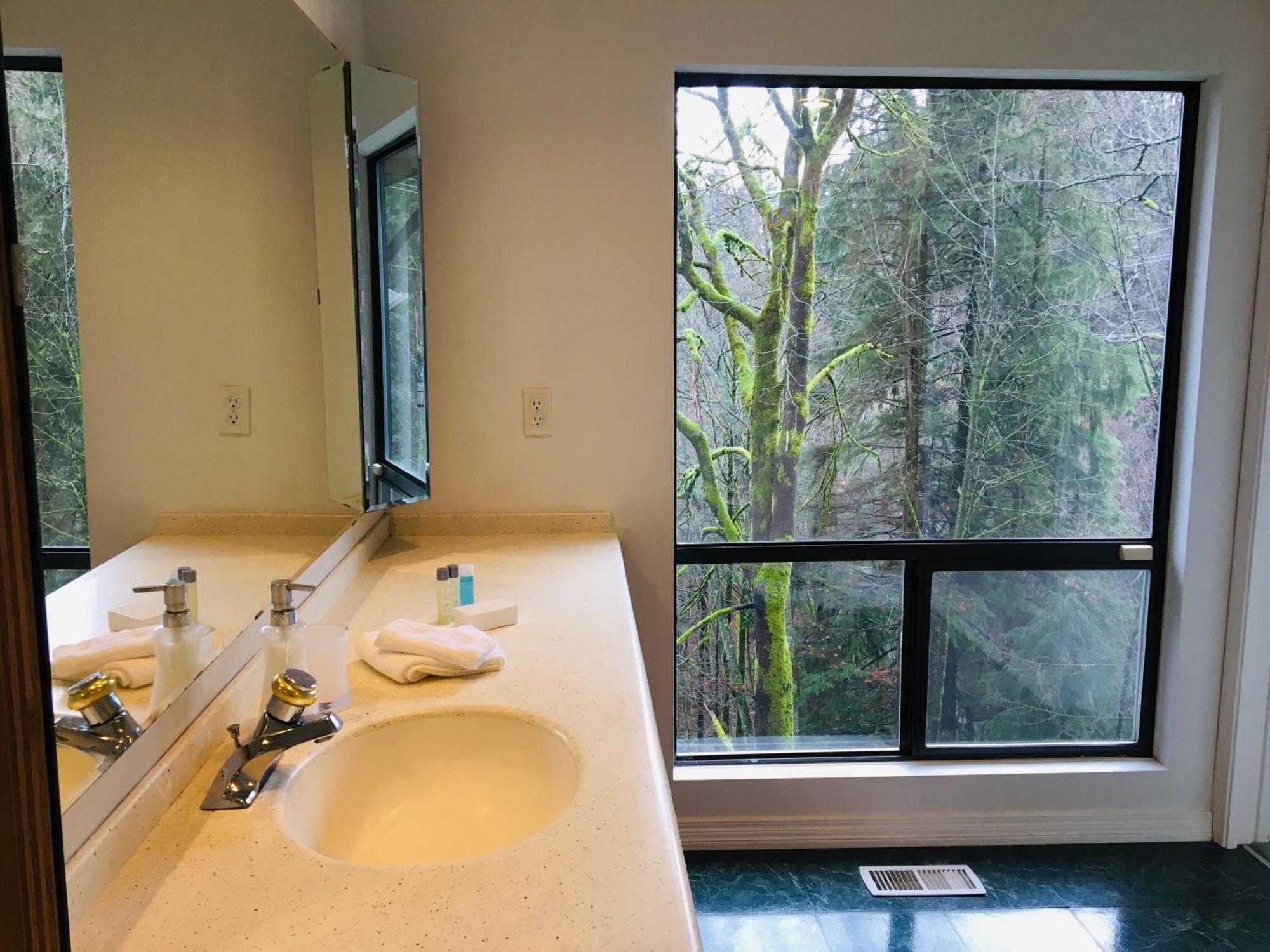 Creekside City Center Suite North Vancouver Exteriör bild